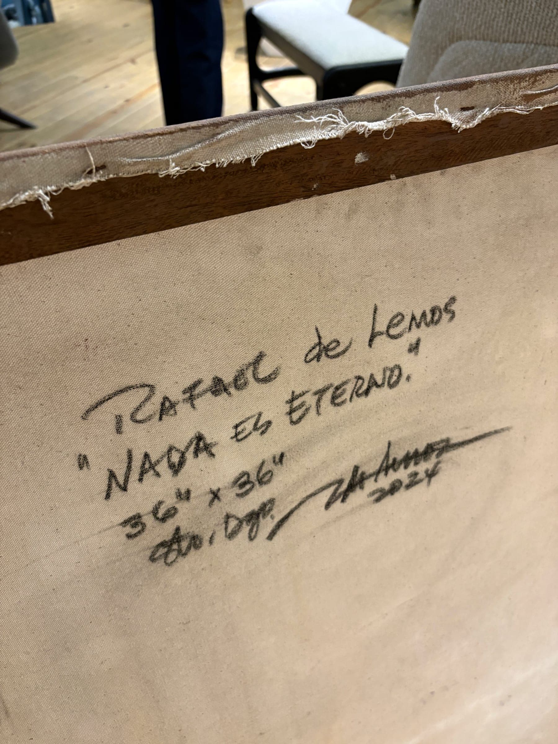 Reverso firmado de "Nada es eterno.": título, medidas y año manuscritos