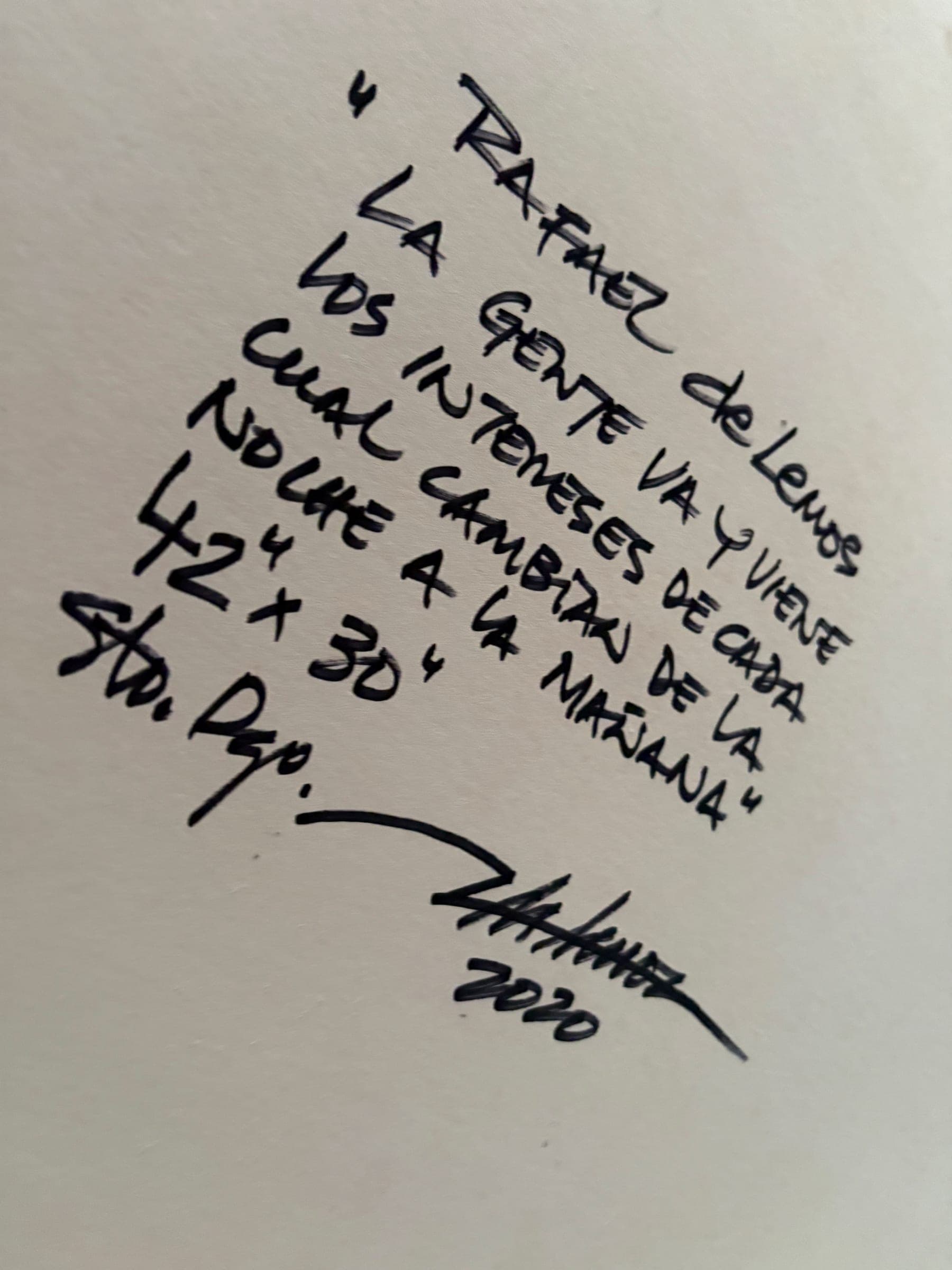 Reverso firmado de "La gente va y viene; los intereses de cada cual cambian de la noche a la mañana": título, medidas y año manuscritos