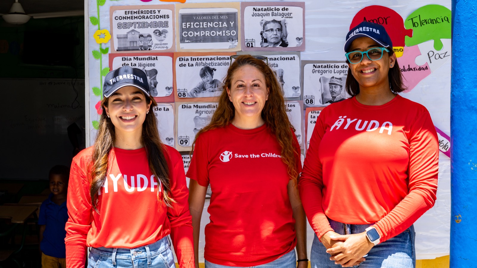 Voluntarias de Ayuda.do durante una jornada de salud comunitaria